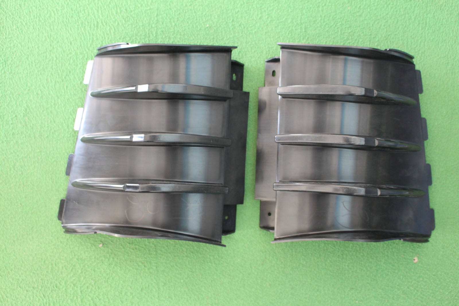 汽车注塑产品—三环左右导风罩